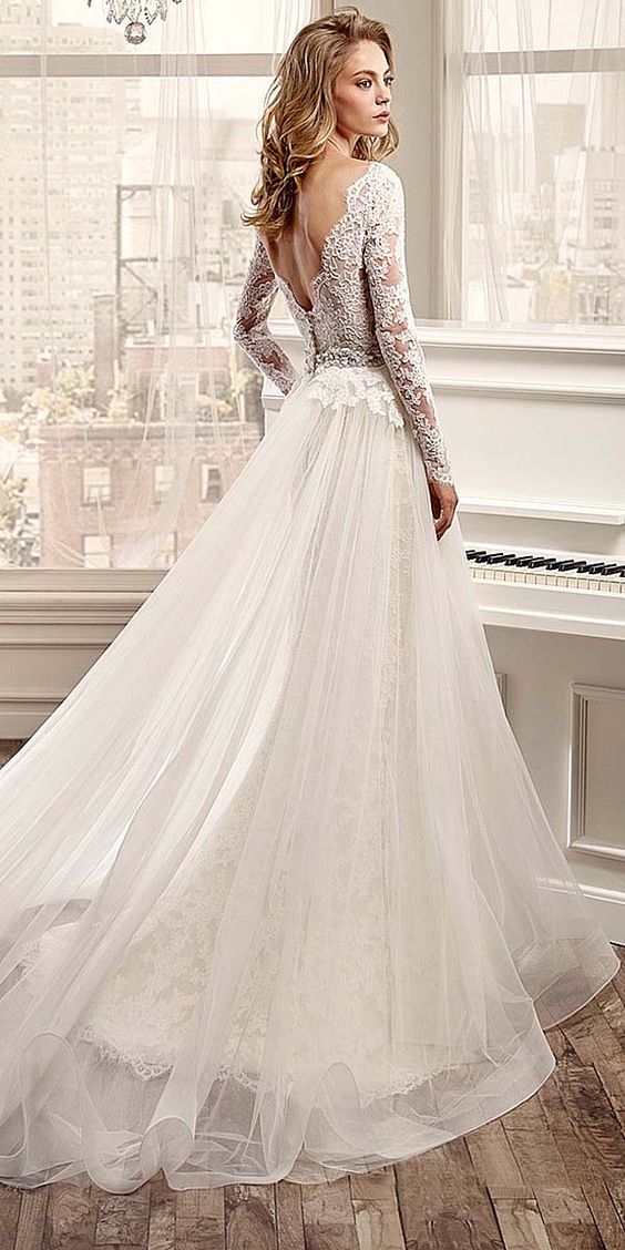 charming-long-sleeve-wedding-dress